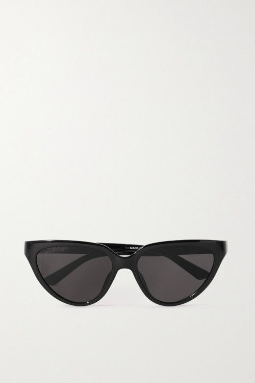 Streetstyle: как носить модные солнцезащитные очки cat-eye этим летом - «Новости ЦУМ»