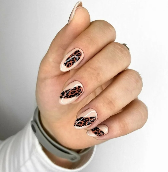 Дизайн ногтей 2023: светлый маникюр, новогодний, крутые идеи, цвета, модные новинки - «Модные тенденции»