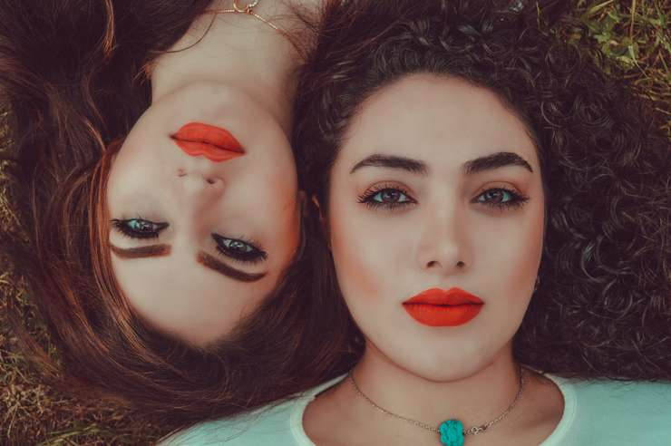 Хит сезона — оранжевый цвет в макияже - «Секреты красоты»