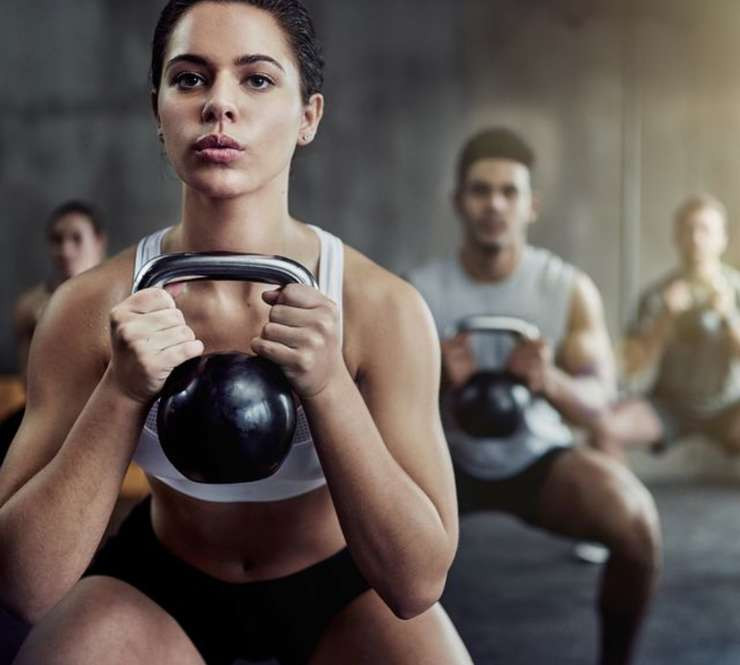 Пять правил, как защитить кожу до и после тренировки - «Секреты красоты»